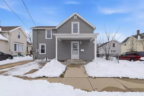 106 W Main St, Beaver Dam, WI 53916
