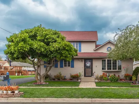211 Warren St, Albany, WI 53502
