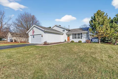 2223 Alongi Ln, Beloit, WI 53511
