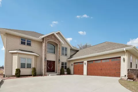 2820 Bluebird Dr, Portage, WI 53901