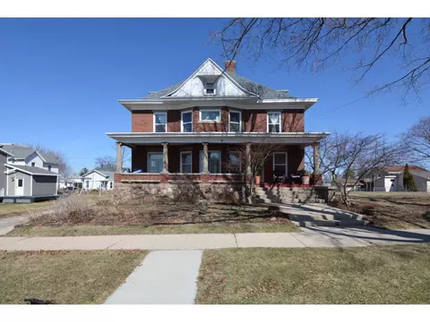 1615 8th St, Monroe, WI 53566