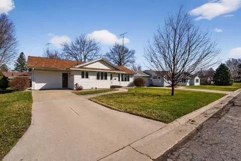 2507 16th St, Monroe, WI 53566