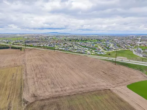 38 Ac Highway 18151, Mount Horeb, WI 53572