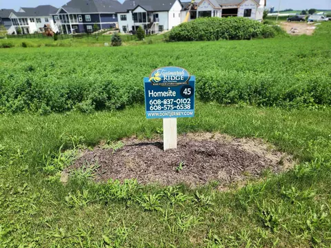 845 Valley Rd, Dane, WI 53529