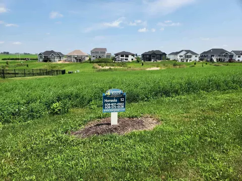 817 Valley Rd, Dane, WI 53529