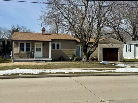800 S Center St, Beaver Dam, WI 53916