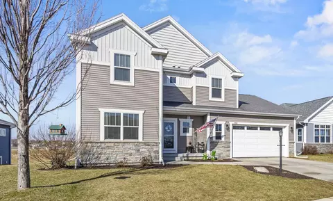 466 Crescendo Dr, Sun Prairie, WI 53590