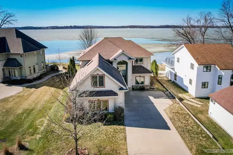 5728 Lake Edge Rd, Mcfarland, WI 53558