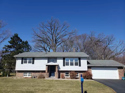 116 Meadow Ln, Deforest, WI 53532