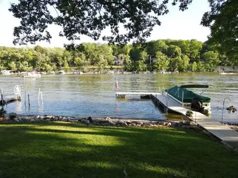 382 E Richardson Springs Rd, Edgerton, WI 53534