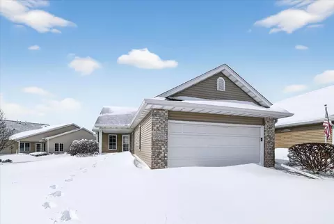 608 Springbrook Cir, Deforest, WI 53532
