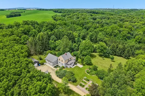 9224 Fargo Rd, Mount Horeb, WI 53572