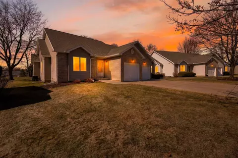 509 Westlawn Dr #5, Cottage Grove, WI 53527
