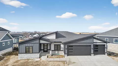 1403 Atlas Trl, Waunakee, WI 53597