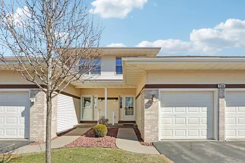 726 Clardell Dr, Sun Prairie, WI 53590