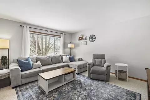 5121 Ridge Oak Dr, Madison, WI 53704