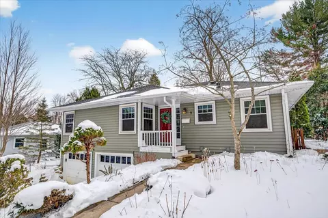 9 Frederick Cir, Madison, WI 53711