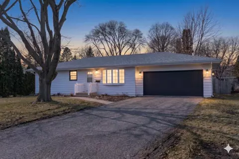 585 N Perry Pkwy, Oregon, WI 53575
