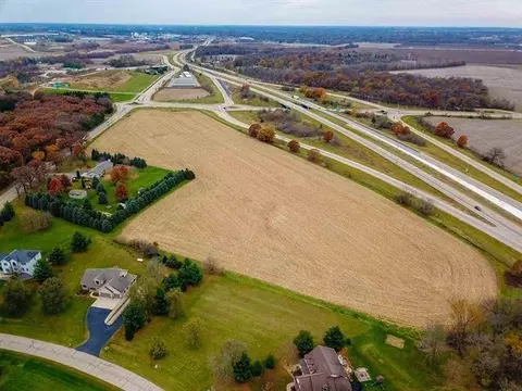 3905 Milwaukee Rd, Beloit, WI 53511 photo 1