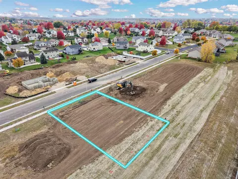 302 Michelle Ln, Cottage Grove, WI 53527