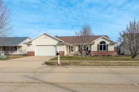2840 Newport Ave, Oshkosh, WI 54904