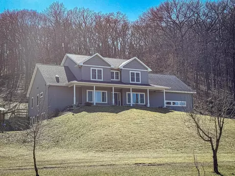 10755 Howard Trl, Mazomanie, WI 53560