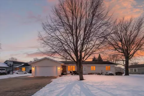4016 New Haven Dr, Janesville, WI 53546