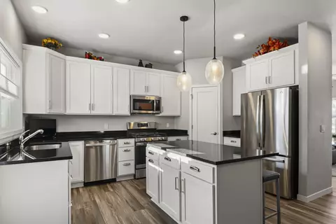 2812 Frisee Dr, Fitchburg, WI 53711