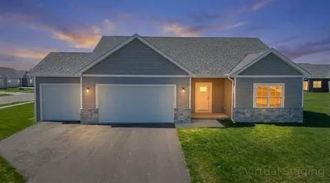 3810 N Woodbury Ln, Janesville, WI 53545