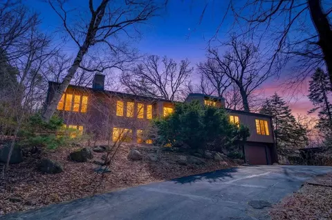 5117 Lake Mendota Dr, Madison, WI 53705