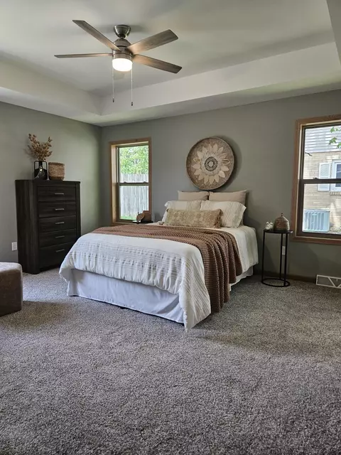 915 Sutherland Ave, Janesville, WI 53545