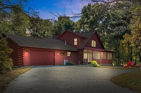 237 Oakbrook Dr, Wisconsin Dells, WI 53965