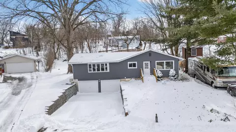 413 E Lincoln Dr, Deforest, WI 53532