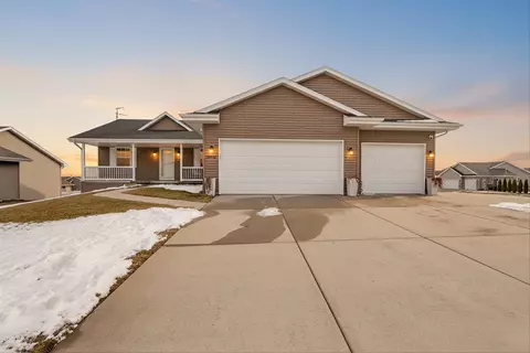 4990 Glacier View Dr, Milton, WI 53563