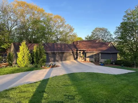 9445 N Arrowhead Shores Rd, Edgerton, WI 53534
