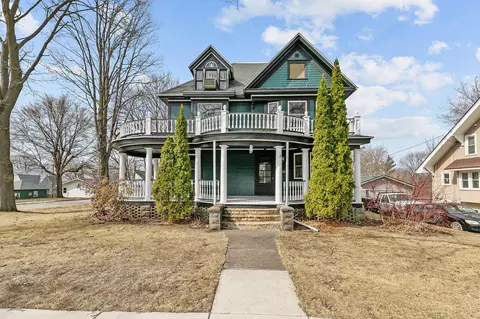 215 N Bridge St, Markesan, WI 53946