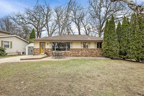 5111 Arrowhead Dr, Monona, WI 53716