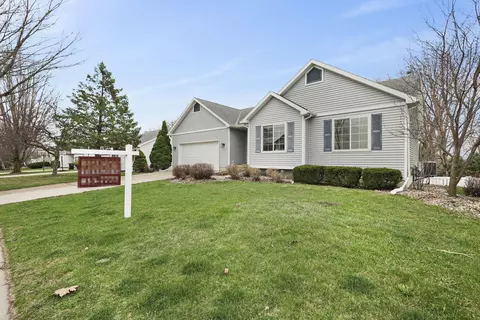 840 Vista Ridge Dr, Mount Horeb, WI 53572