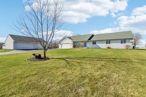 5008 Creek Haven Rd, Cottage Grove, WI 53527