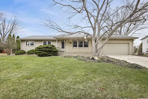 120 Walmar Dr, Sun Prairie, WI 53590
