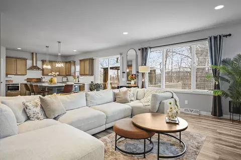 1198 Gracing Oaks Ln, Sun Prairie, WI 53590