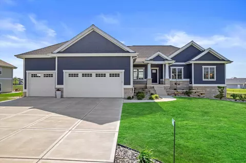 6653 Morning Dew Ln, Sun Prairie, WI 53590