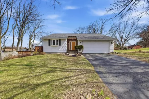 3386 Brugger Pl, Mcfarland, WI 53558