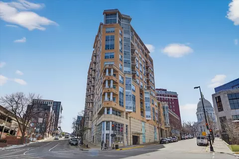 125 N Hamilton St #601, Madison, WI 53703