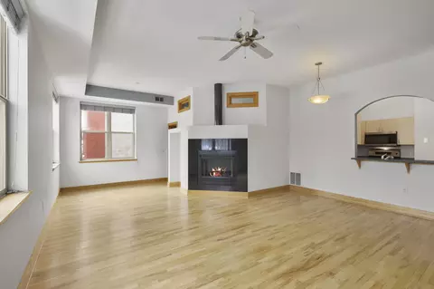 1150 Williamson St #204, Madison, WI 53703