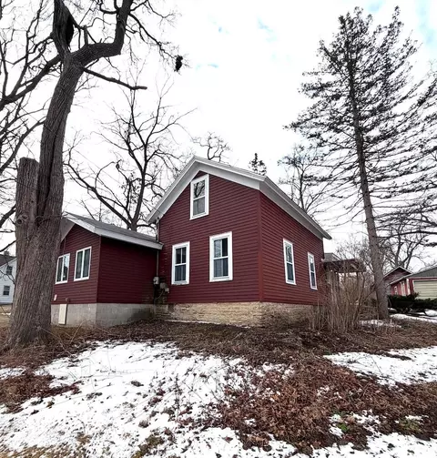 229 W Mill St, Poynette, WI 53955