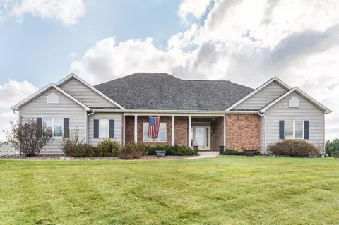 8811 Messerschmidt Rd, Mount Horeb, WI 53572