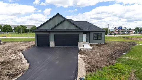 1732 E Kyle Cir, Beloit, WI 53511