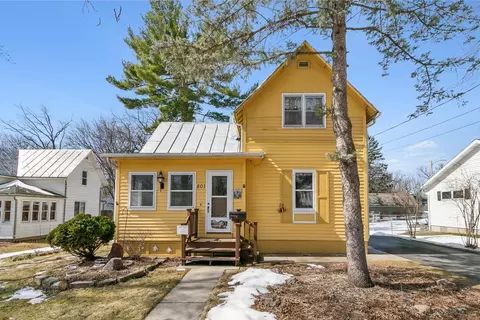 801 Park St, Baraboo, WI 53913