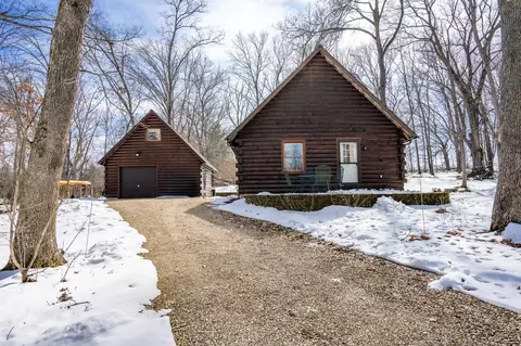 183 Fish Ct, Oxford, WI 53952